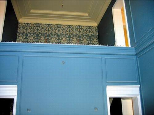客厅墙壁以蓝色为主